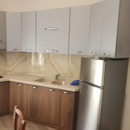 Luxury Seafront Ermiri Palace Apartamento Shëngjin